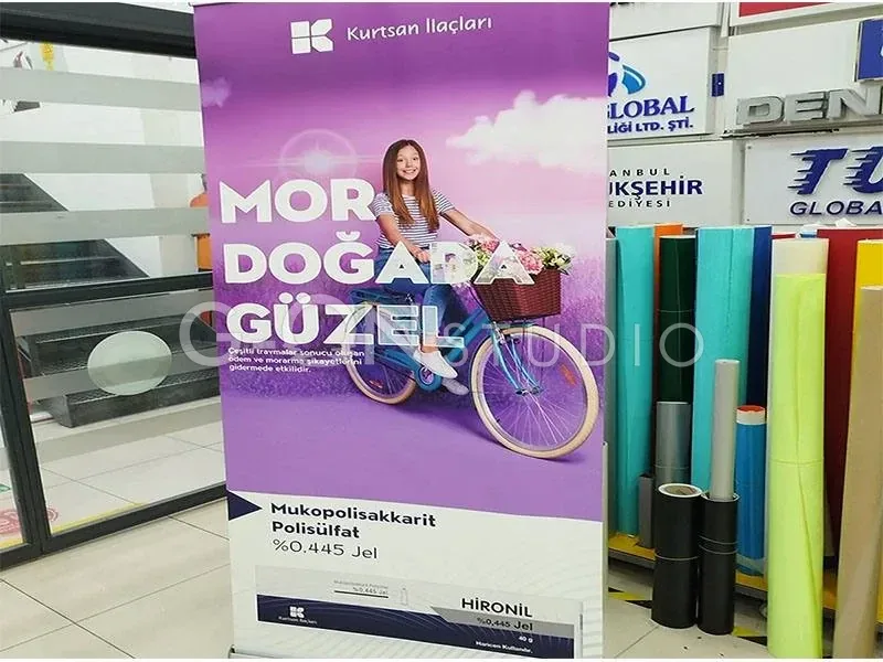 Roll-Up & X-Banner