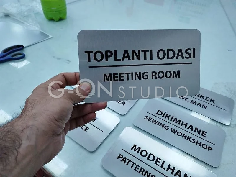 Fırçalı Metal Kapı İsimliği Seti
