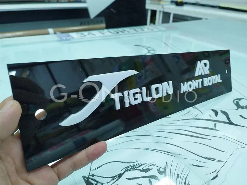 Siyah Akrilik 3D Logo Kapı İsimliği