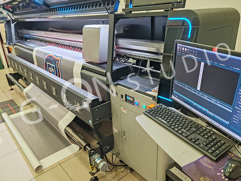 İstanbul Başakşehir FK reklam panosu öncesi: HP Latex baskı üretim aşaması